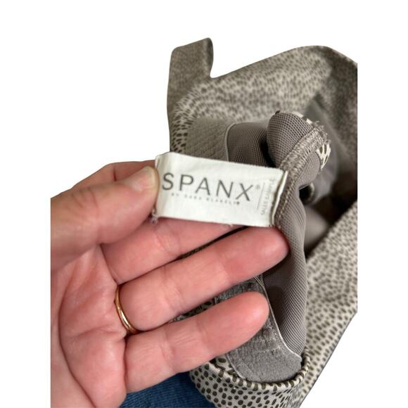 SPANX Longline Medium Impact Sports Bra Size S Activewear Yoga Exercise - Picture 3 of 6